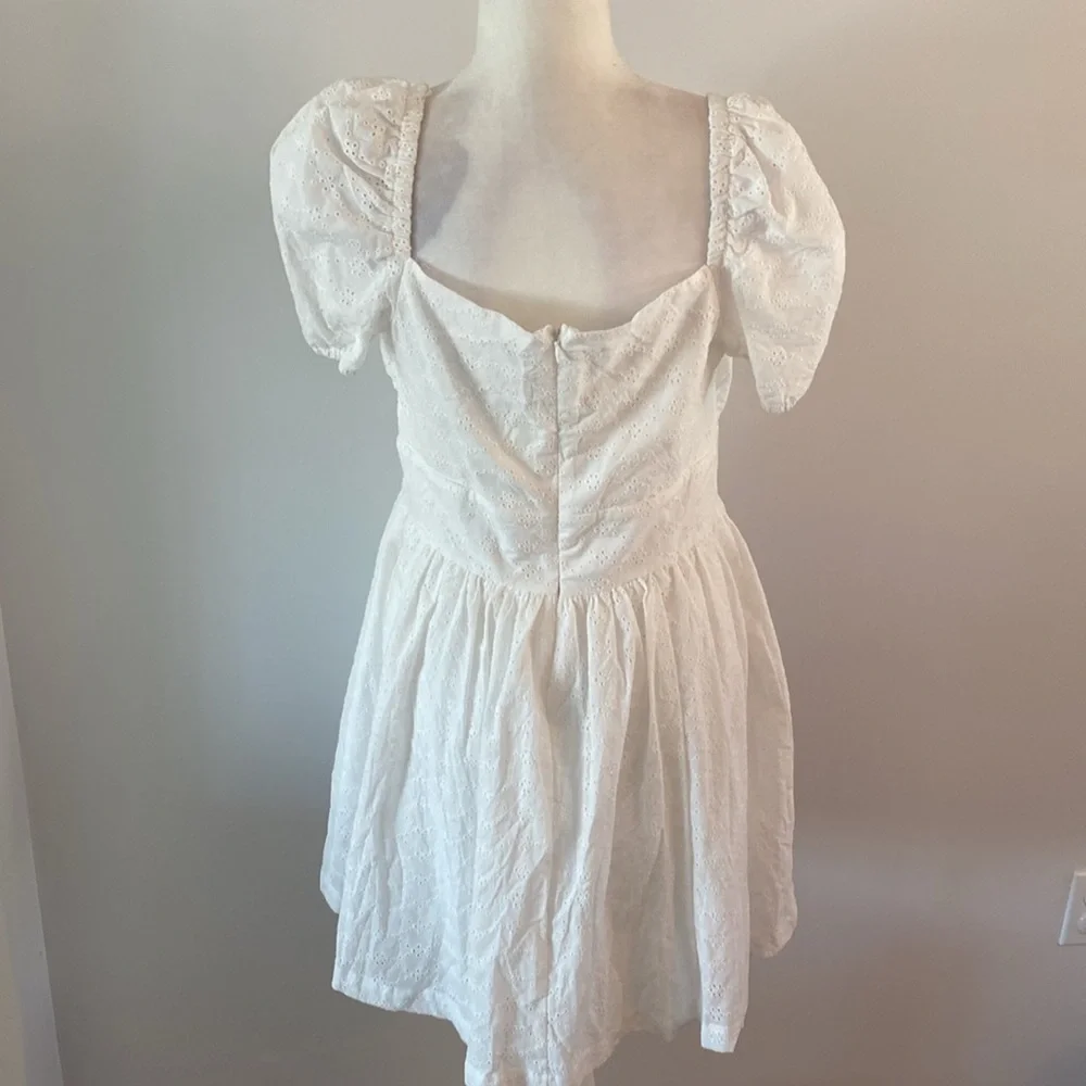 Barr lll NWT bright white eyelet dress - Picture 5 of 12